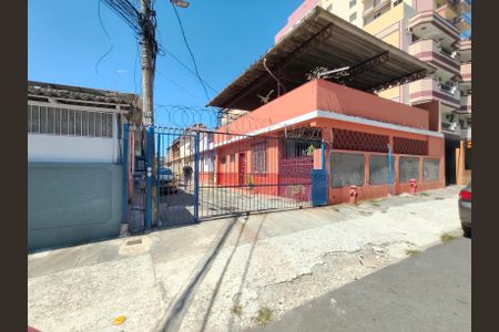 Casa para alugar com 100m², 2 quartos e 1 vaga Casa para alugar com 100m², 2 quartos e 1 vagaFachada