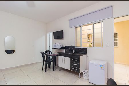 Cozinha de kitnet/studio para alugar com 1 quarto, 25m² em Vila Regente Feijó, São Paulo