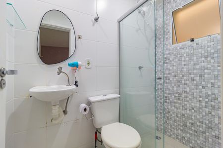 Banheiro de kitnet/studio para alugar com 1 quarto, 25m² em Vila Regente Feijó, São Paulo