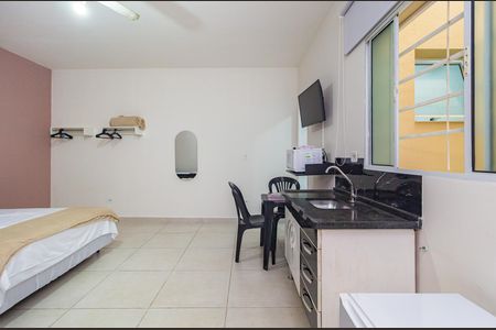 Cozinha de kitnet/studio para alugar com 1 quarto, 25m² em Vila Regente Feijó, São Paulo