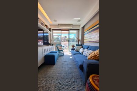 Apartamento à venda com 105m², 3 quartos e 1 vaga Apartamento à venda com 105m², 3 quartos e 1 vagaSala