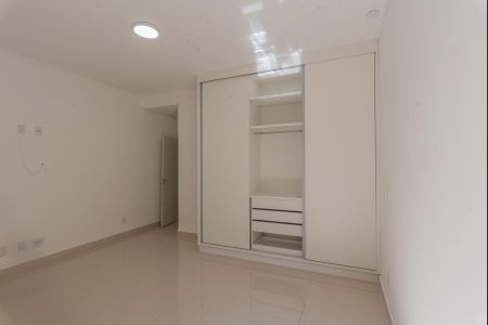 Casa de condomínio à venda com 216m², 4 quartos e 2 vagasSuíte 1