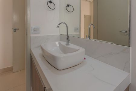 Casa de condomínio à venda com 216m², 4 quartos e 2 vagasBanheiro da Suíte 2