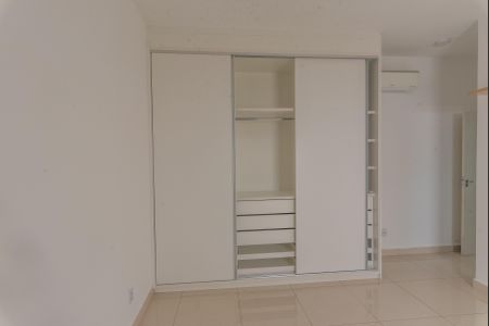 Casa de condomínio à venda com 216m², 4 quartos e 2 vagasSuíte 2