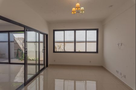 Casa de condomínio à venda com 216m², 4 quartos e 2 vagasCozinha 2