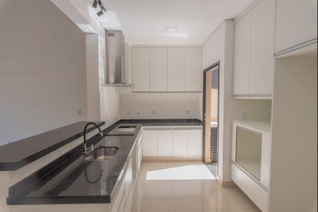 Casa de condomínio à venda com 216m², 4 quartos e 2 vagasCozinha 1