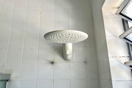 Casa à venda com 110m², 2 quartos e 1 vaga Casa à venda com 110m², 2 quartos e 1 vagaBanheiro