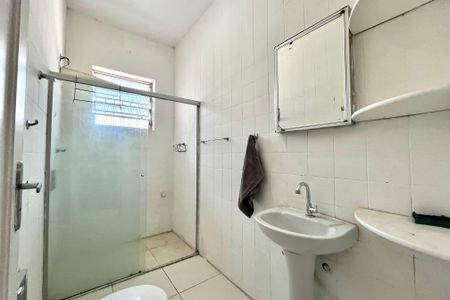 Casa à venda com 110m², 2 quartos e 1 vaga Casa à venda com 110m², 2 quartos e 1 vagaBanheiro