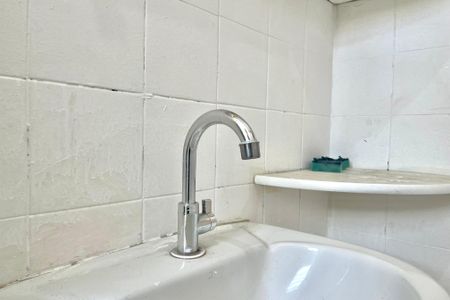 Casa à venda com 110m², 2 quartos e 1 vaga Casa à venda com 110m², 2 quartos e 1 vagaBanheiro