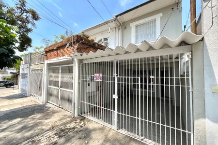 Casa à venda com 110m², 2 quartos e 1 vaga Casa à venda com 110m², 2 quartos e 1 vagaFachada