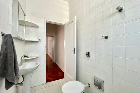 Casa à venda com 110m², 2 quartos e 1 vaga Casa à venda com 110m², 2 quartos e 1 vagaBanheiro