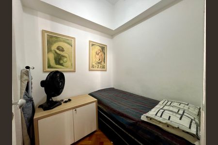 Apartamento à venda com 188m², 4 quartos e 2 vagas Apartamento à venda com 188m², 4 quartos e 2 vagasÁrea de serviço - quarto