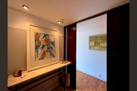 Apartamento à venda com 188m², 4 quartos e 2 vagas Apartamento à venda com 188m², 4 quartos e 2 vagasHall de entrada externo