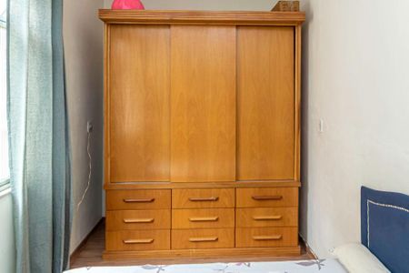 Apartamento para alugar com 72m², 2 quartos e sem vagaQuarto 2 - Armários