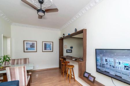 Apartamento para alugar com 72m², 2 quartos e sem vagaSala