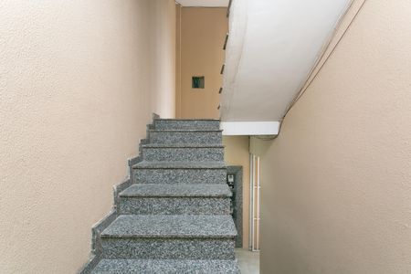 Apartamento para alugar com 37m², 1 quarto e sem vagaEscada - Entrada 