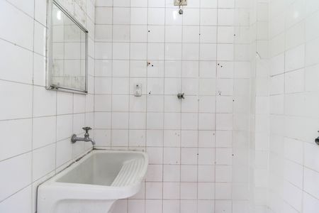 Apartamento à venda com 70m², 2 quartos e sem vaga Apartamento à venda com 70m², 2 quartos e sem vagaBanheiro de serviço