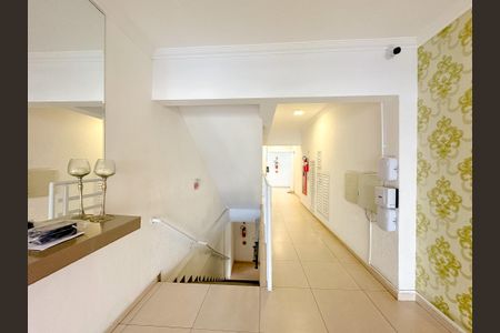 Apartamento para alugar com 69m², 2 quartos e 1 vagaHall social