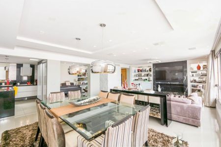 Apartamento à venda com 184m², 2 quartos e 4 vagas