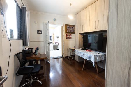 Casa à venda com 240m², 4 quartos e 6 vagasSuite