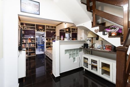 Casa à venda com 240m², 4 quartos e 6 vagasSala