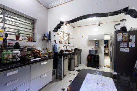 Casa à venda com 240m², 4 quartos e 6 vagasCozinha