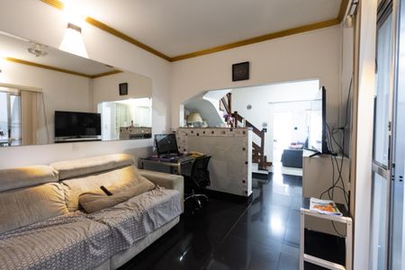 Casa à venda com 240m², 4 quartos e 6 vagasSala de TV