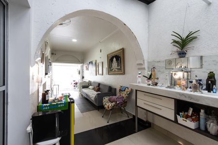 Casa à venda com 240m², 4 quartos e 6 vagasÁrea Privativa