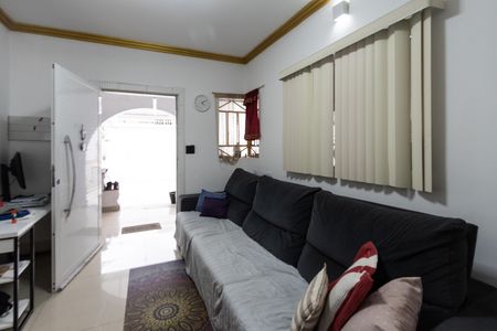 Casa à venda com 240m², 4 quartos e 6 vagasSala