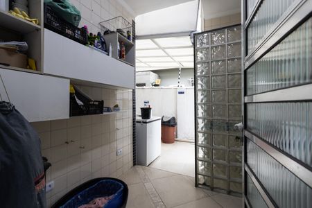 Casa à venda com 240m², 4 quartos e 6 vagasÁrea de Serviço