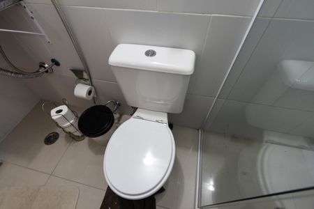 Casa à venda com 240m², 4 quartos e 6 vagasBanheiro Social 2