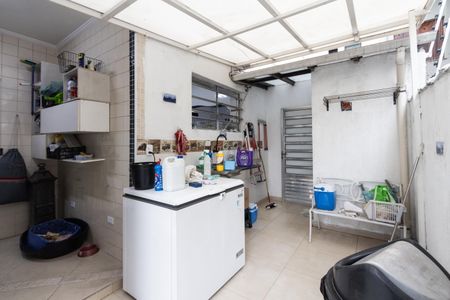 Casa à venda com 240m², 4 quartos e 6 vagasÁrea de Serviço