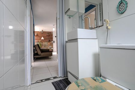 Apartamento para alugar com 54m², 2 quartos e sem vaga Apartamento para alugar com 54m², 2 quartos e sem vagaBanheiro