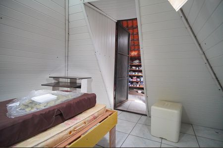 Casa para alugar com 280m², 6 quartos e 2 vagasQuarto 5 (sótão)