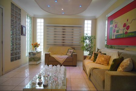 Casa para alugar com 280m², 6 quartos e 2 vagasSala