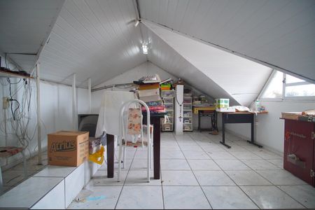 Casa para alugar com 280m², 6 quartos e 2 vagasQuarto 6 (sótão)