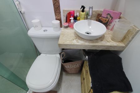Casa à venda com 220m², 4 quartos e 3 vagasBanheiro da Suíte