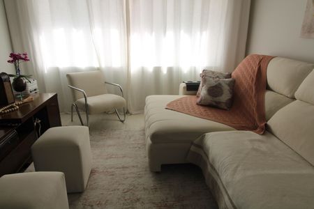 Casa à venda com 220m², 4 quartos e 3 vagasSala