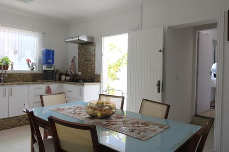 Casa à venda com 220m², 4 quartos e 3 vagasCozinha