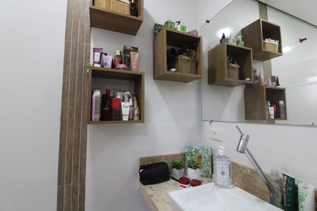 Casa à venda com 220m², 4 quartos e 3 vagasBanheiro da Suíte 2