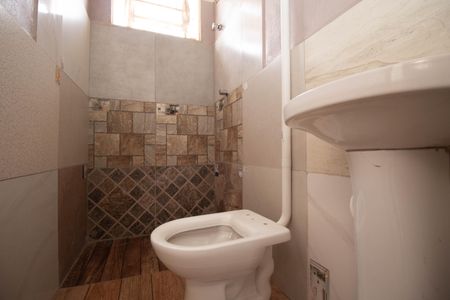 Banheiro Social de kitnet/studio para alugar com 1 quarto, 25m² em Setor Habitacional Sol Nascente, Brasília