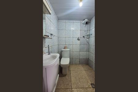 Banheiro de casa para alugar com 1 quarto, 36m² em Vila Morse, São Paulo