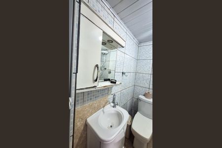 Banheiro de casa para alugar com 1 quarto, 36m² em Vila Morse, São Paulo