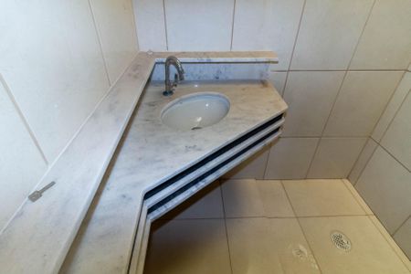 Casa de condomínio à venda com 141m², 3 quartos e 2 vagasBanheiro