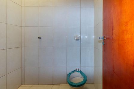 Casa de condomínio à venda com 141m², 3 quartos e 2 vagasBanheiro