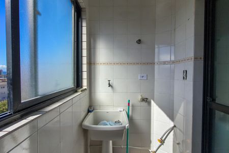 Área de serviço de apartamento para alugar com 1 quarto, 50m² em Vila Tupi, Praia Grande