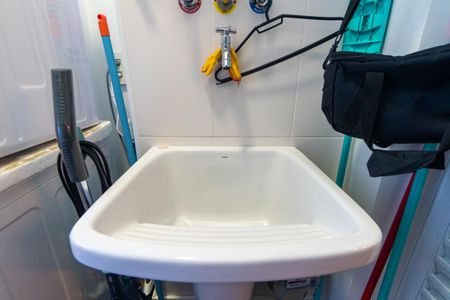 Apartamento à venda com 65m², 2 quartos e 1 vagaÁrea de Serviço Detalhe