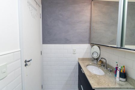 Apartamento à venda com 65m², 2 quartos e 1 vagaBanheiro da Suíte