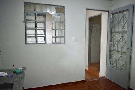Casa para alugar com 100m², 2 quartos e 2 vagasCozinha