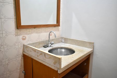 Casa para alugar com 100m², 2 quartos e 2 vagasLavabo